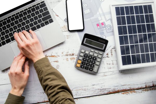 Cum calculezi puterea sistemului fotovoltaic în funcție de factura de energie