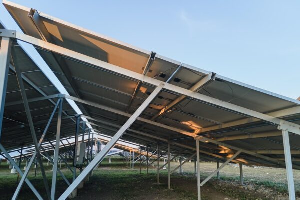 Acoperișul trebuie întărit înainte de montarea panourilor fotovoltaice?